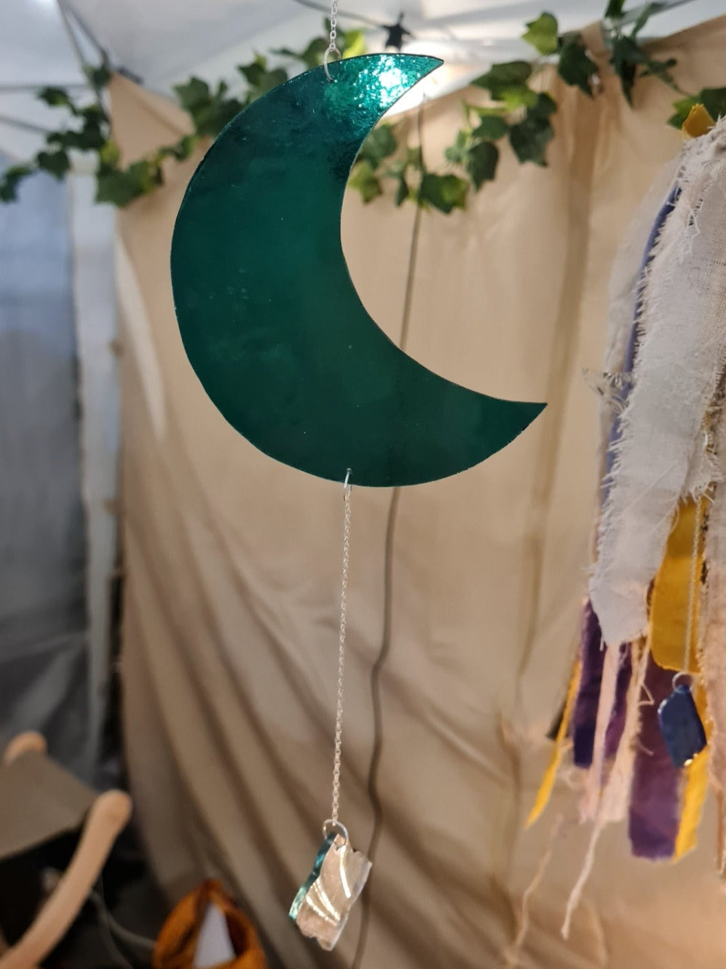 Lune et quatre-feuilles vert bleu profond + quatre-feuilles bleu acier veiné